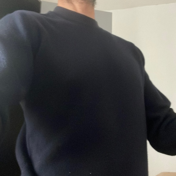 global sweater - Picture 2 of 2